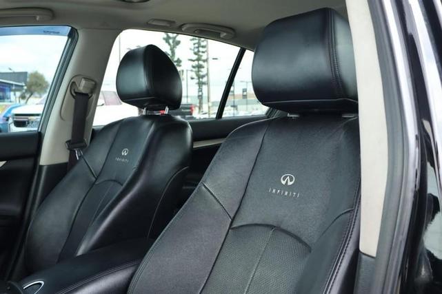 Photo of 2013 Black Obsidian INFINITI G37