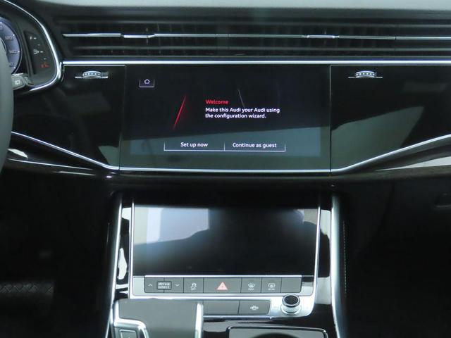Photo of 2025 Glacier White Metallic Audi Q7