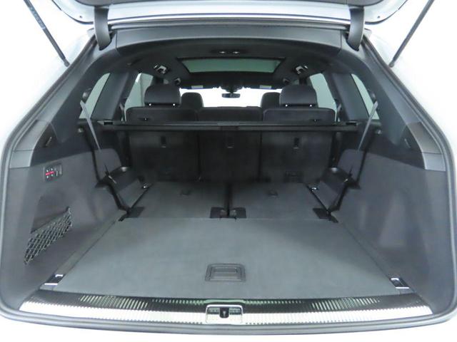 Photo of 2025 Glacier White Metallic Audi Q7
