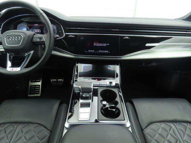 Photo of 2024 Gray Audi Q7