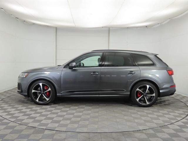 Photo of 2024 Gray Audi Q7