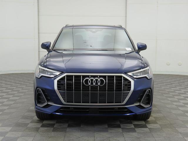 Photo of 2025 Navarra Blue Metallic Audi Q3