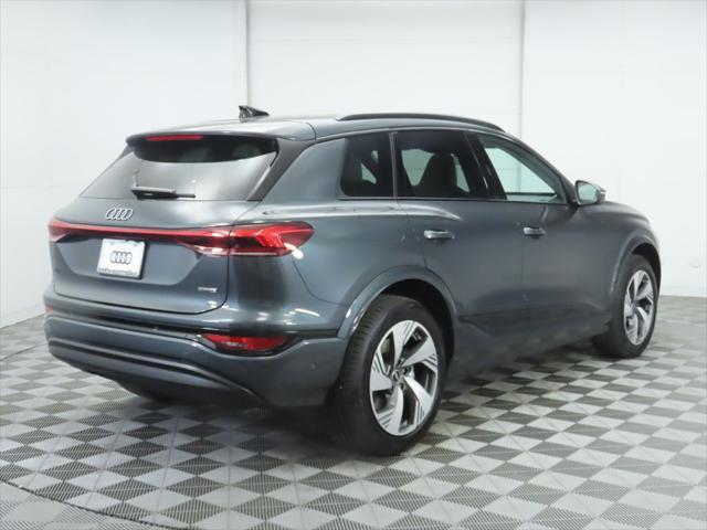 Photo of 2025 Manhattan Gray Metallic Audi Q6 e-tron