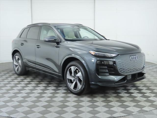Photo of 2025 Manhattan Gray Metallic Audi Q6 e-tron