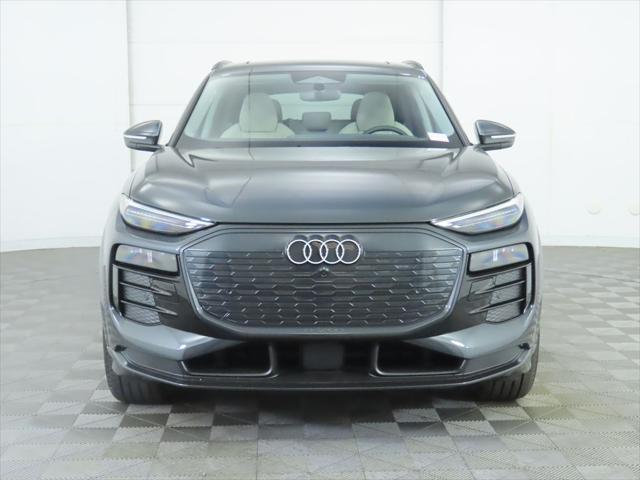 Photo of 2025 Manhattan Gray Metallic Audi Q6 e-tron
