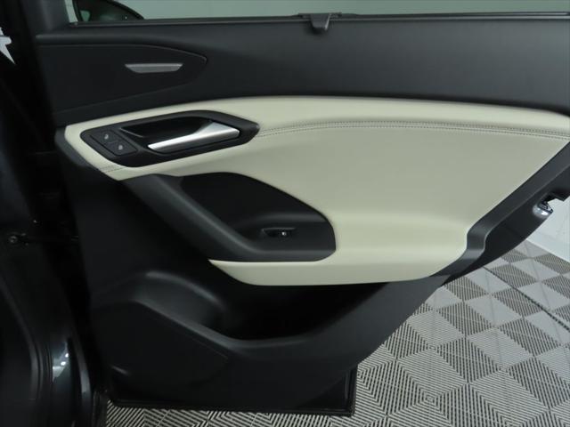 Photo of 2025 Manhattan Gray Metallic Audi Q6 e-tron