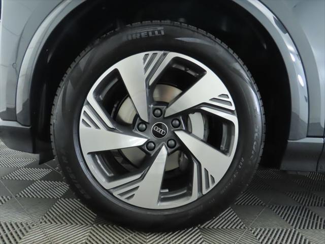 Photo of 2025 Manhattan Gray Metallic Audi Q6 e-tron