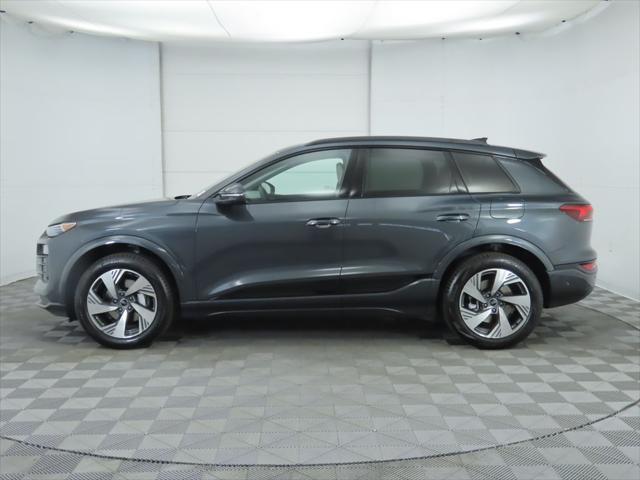 Photo of 2025 Manhattan Gray Metallic Audi Q6 e-tron