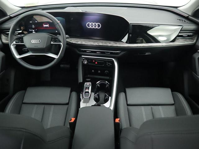 Photo of 2025 Gray Metallic Audi Q5