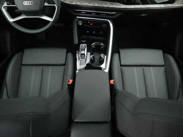 Photo of 2025 Gray Metallic Audi Q5