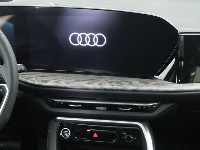Photo of 2025 Gray Metallic Audi Q5