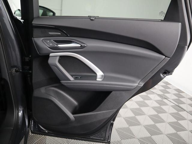 Photo of 2025 Gray Metallic Audi Q5