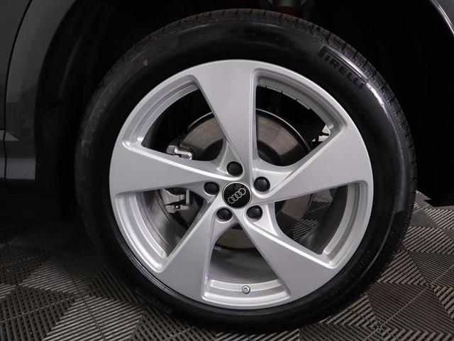 Photo of 2025 Gray Metallic Audi Q5