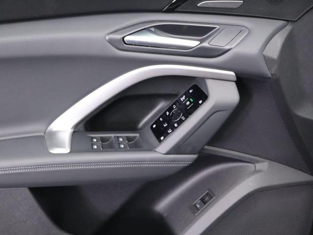 Photo of 2025 Gray Metallic Audi Q5