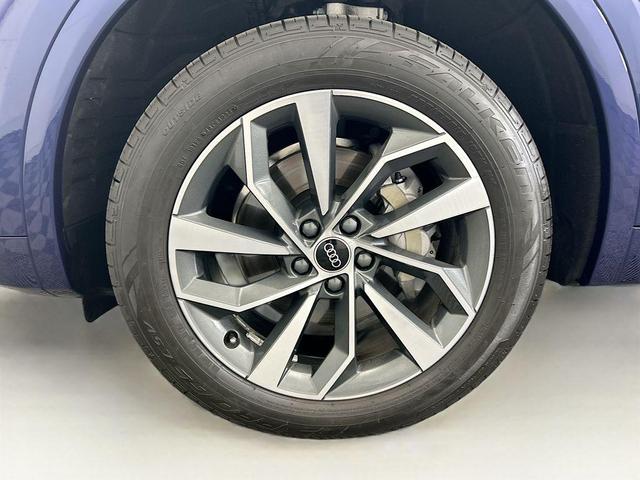 Photo of 2022 Navarra Blue Metallic Audi Q5