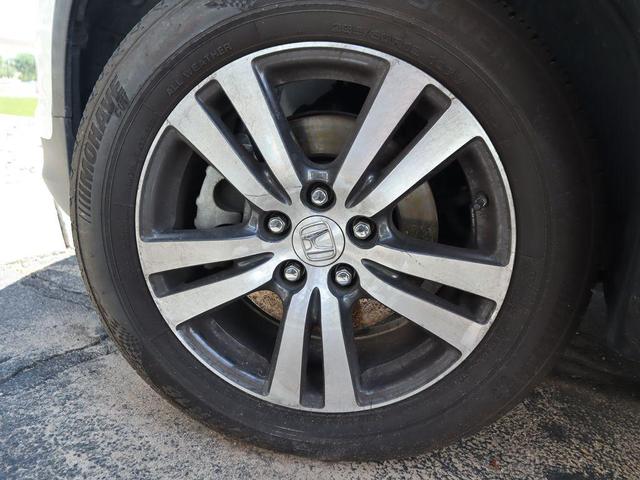 Photo of 2018 White Diamond Pearl Honda Pilot