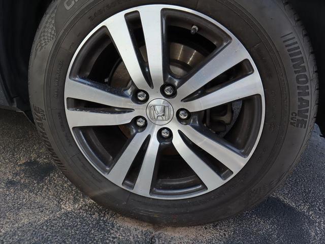Photo of 2018 White Diamond Pearl Honda Pilot