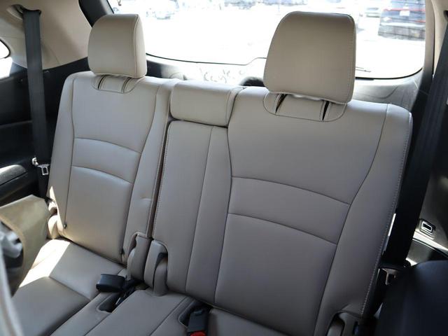 Photo of 2018 White Diamond Pearl Honda Pilot