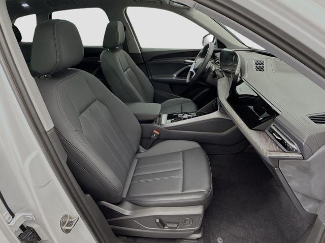 Photo of 2025 Arkona White Audi Q5