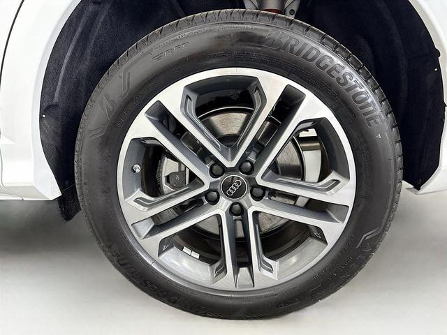 Photo of 2025 Arkona White Audi Q5