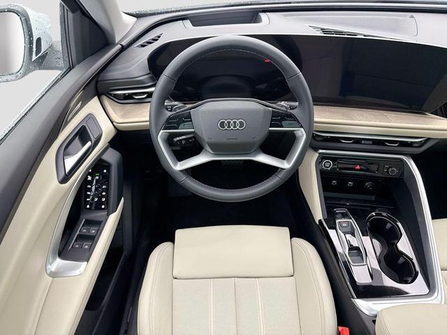 Photo of 2025 Glacier White Metallic Audi Q5