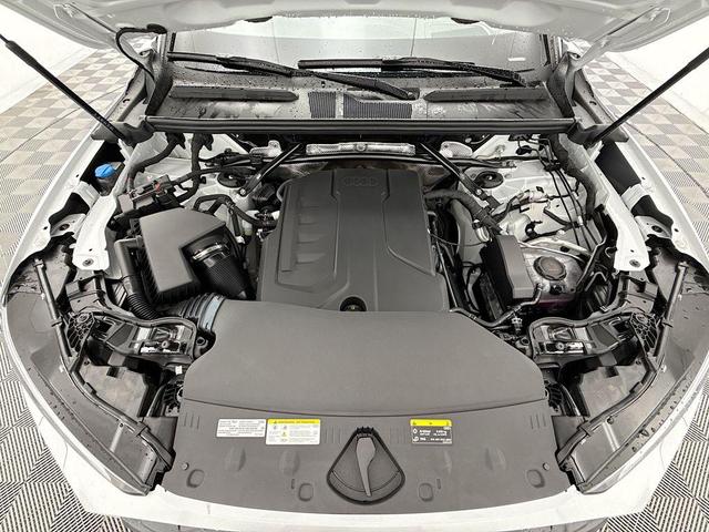 Photo of 2025 Glacier White Metallic Audi Q5