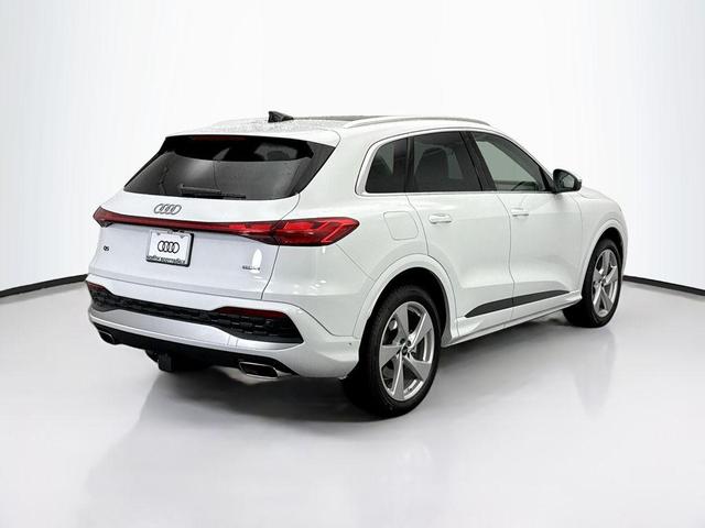 Photo of 2025 Glacier White Metallic Audi Q5