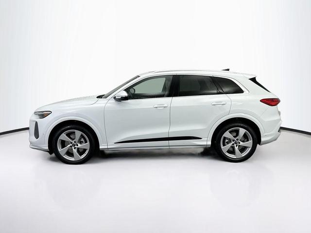 Photo of 2025 Glacier White Metallic Audi Q5