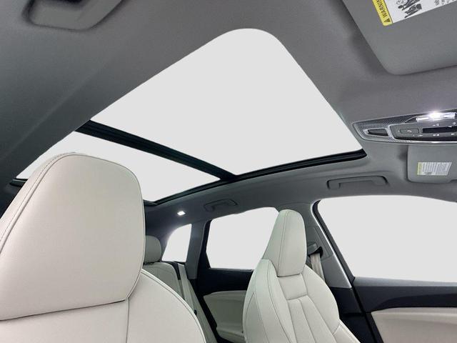 Photo of 2025 Glacier White Metallic Audi Q5