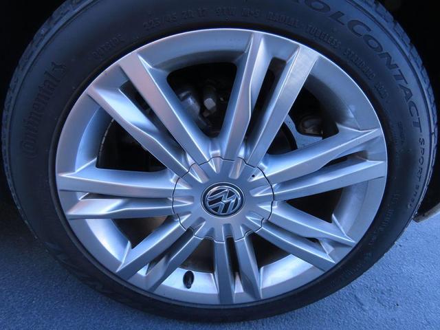 Photo of 2015 Pure White Volkswagen Golf