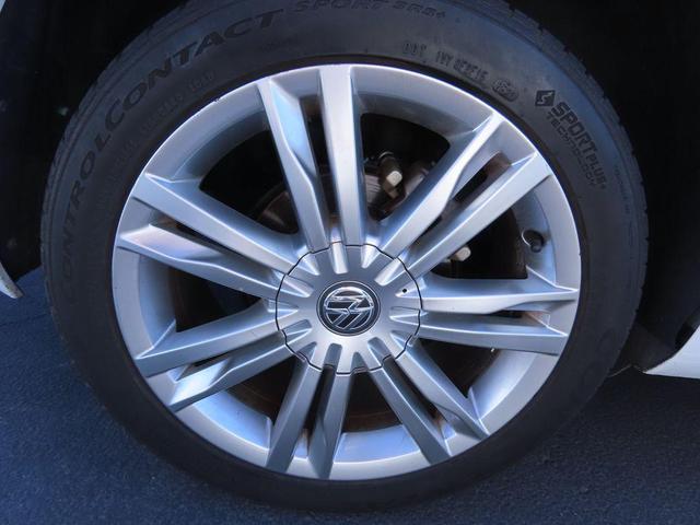 Photo of 2015 Pure White Volkswagen Golf