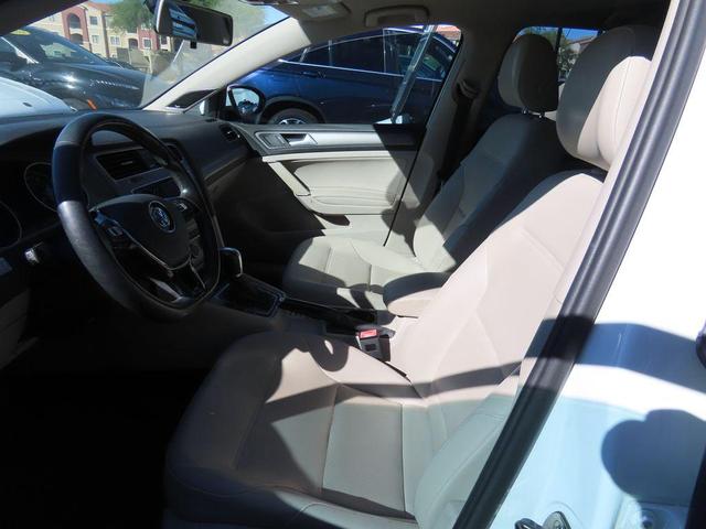 Photo of 2015 Pure White Volkswagen Golf
