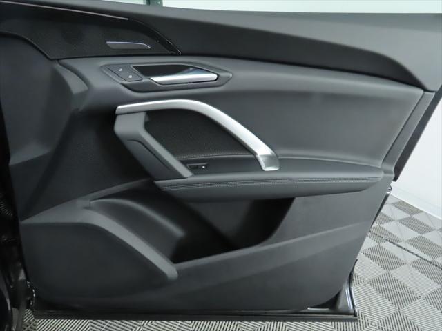 Photo of 2025 Mythos Black Metallic Audi Q5