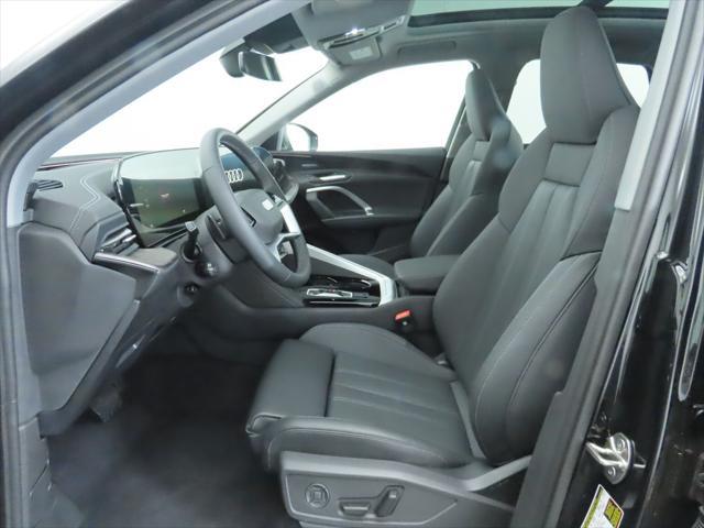 Photo of 2025 Mythos Black Metallic Audi Q5
