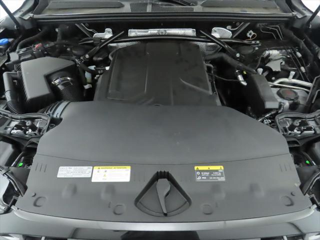 Photo of 2025 Mythos Black Metallic Audi Q5