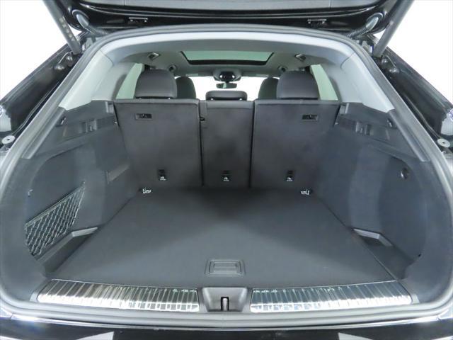 Photo of 2025 Mythos Black Metallic Audi Q5
