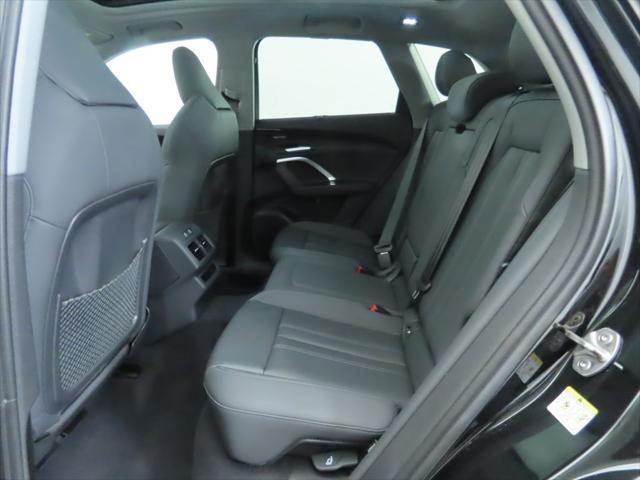 Photo of 2025 Mythos Black Metallic Audi Q5