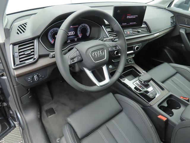 Photo of 2025 Daytona Gray Pearl Effect Audi Q5