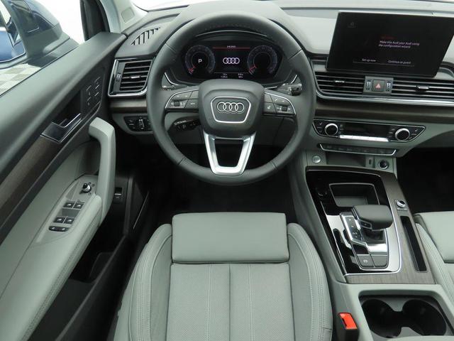 Photo of 2025 Navarra Blue Metallic Audi Q5