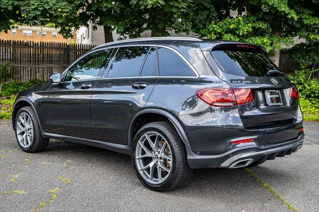 Photo of 2022 Graphite Gray Mercedes-Benz GLC 300