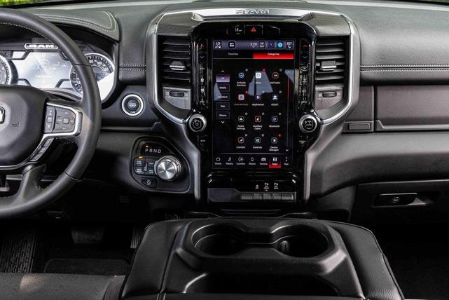 Photo of 2025 Diamond Black Crystal Pearlcoat RAM 1500