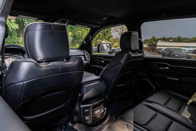 Photo of 2025 Diamond Black Crystal Pearlcoat RAM 1500