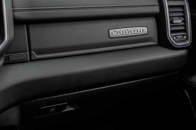 Photo of 2025 Diamond Black Crystal Pearlcoat RAM 1500