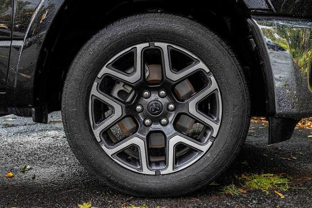 Photo of 2025 Diamond Black Crystal Pearlcoat RAM 1500