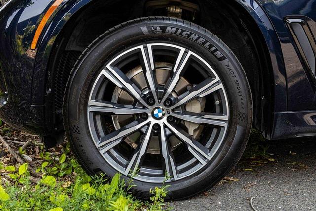 Photo of 2023 Carbon Black Metallic BMW X5