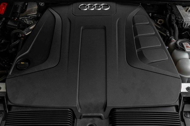 Photo of 2021 Black Audi Q7