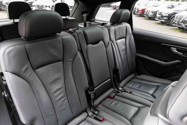 Photo of 2021 Black Audi Q7