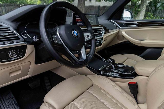 Photo of 2022 Black Sapphire Metallic BMW X3