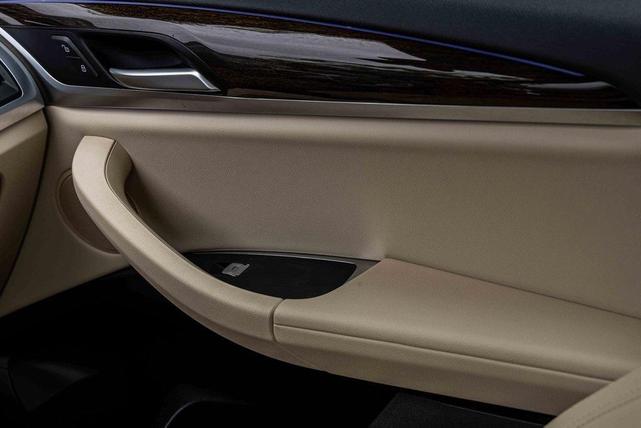 Photo of 2022 Black Sapphire Metallic BMW X3