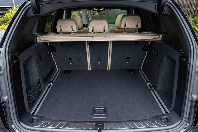 Photo of 2022 Black Sapphire Metallic BMW X3
